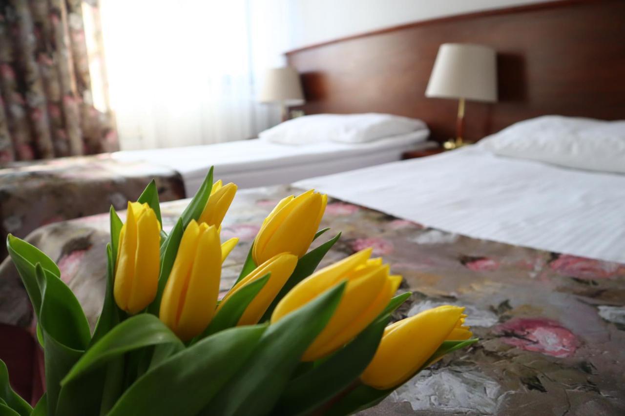 Aparthotel EkspresjaNakło nad Notecią エクステリア 写真
